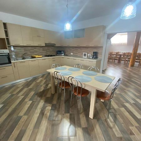 בית הארחה Dragus 	Casa Monica מראה חיצוני תמונה