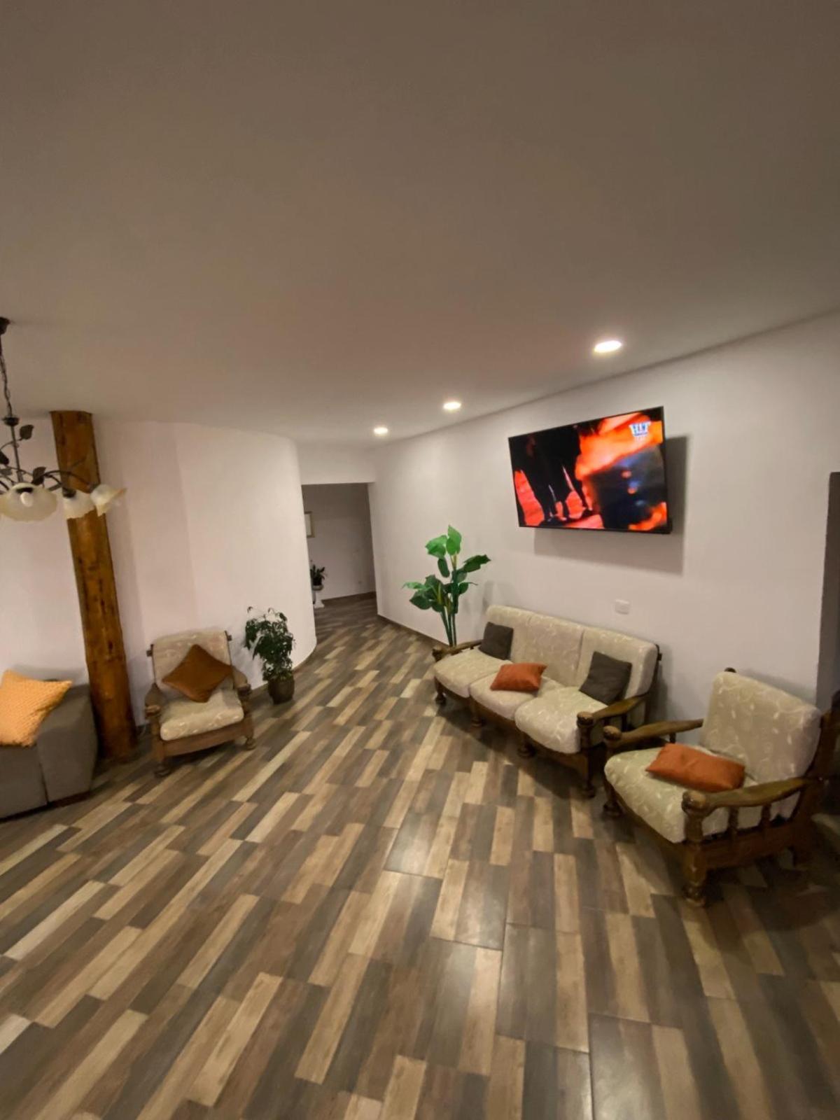 בית הארחה Dragus 	Casa Monica מראה חיצוני תמונה