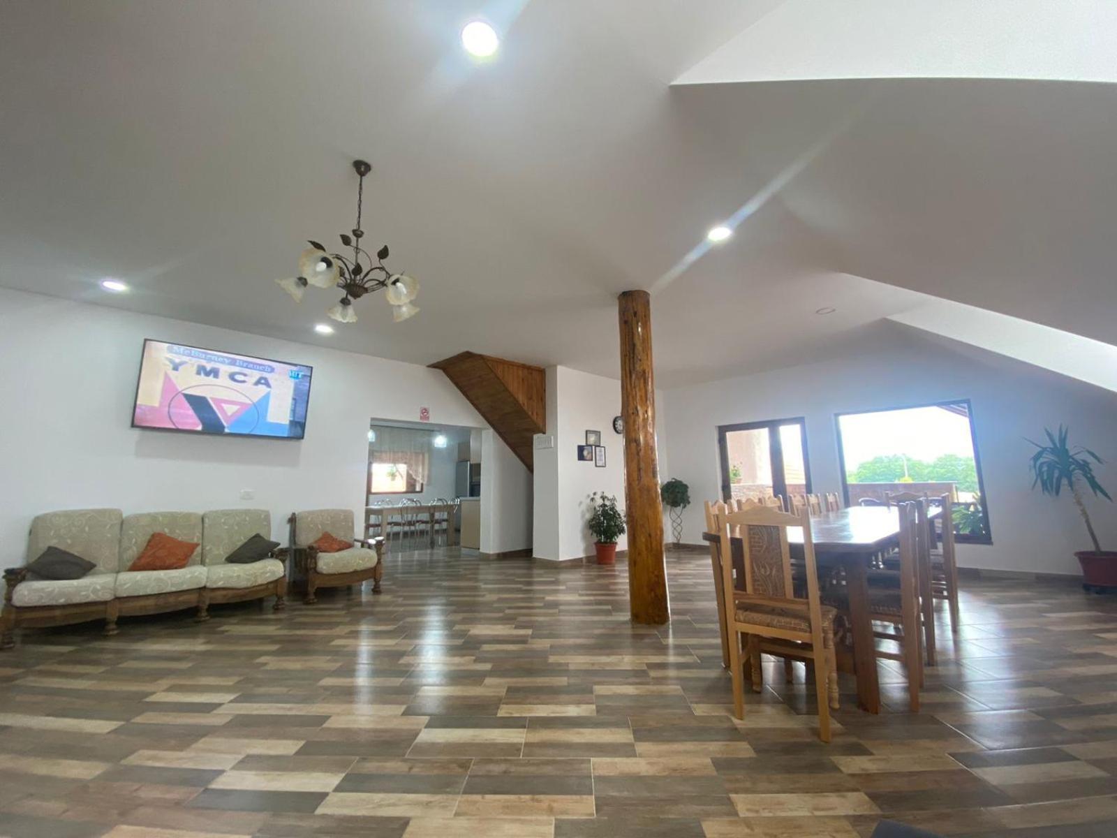 בית הארחה Dragus 	Casa Monica מראה חיצוני תמונה